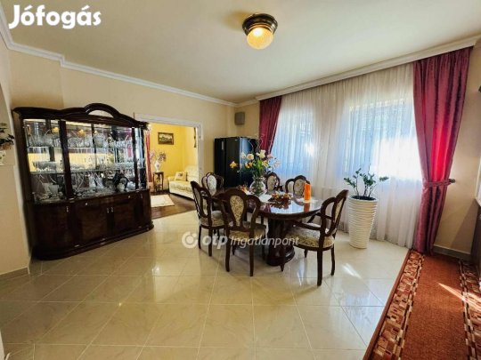 Debreceni eladó 135 nm-es ház