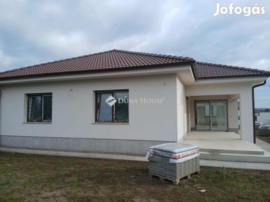 Debreceni eladó 169 nm-es ház