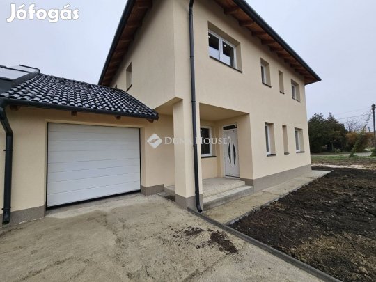 Debreceni eladó 187 nm-es ház
