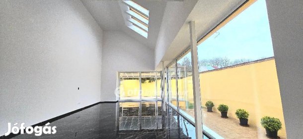 Debreceni eladó 200 nm-es ház