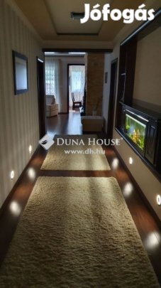 Debreceni eladó 206 nm-es ház