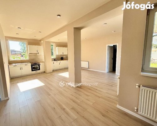 Debreceni eladó 208 nm-es ház