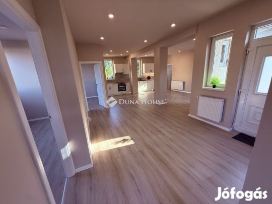 Debreceni eladó 212 nm-es ház