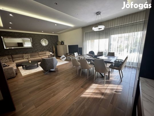 Debreceni eladó 239 nm-es ház