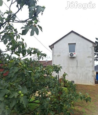 Debreceni eladó 32 nm-es ház