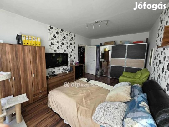 Debreceni eladó 44 nm-es lakás