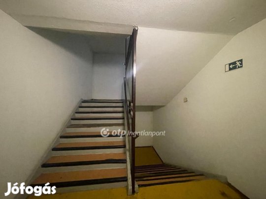 Debreceni eladó 63 nm-es lakás