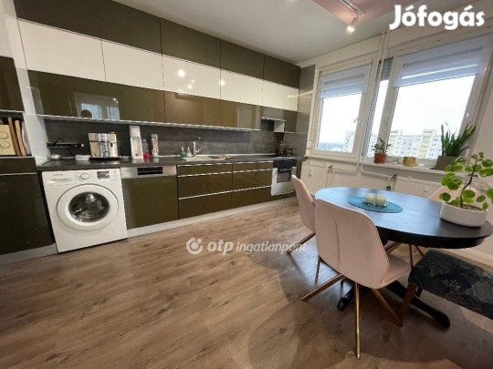 Debreceni eladó 63 nm-es lakás