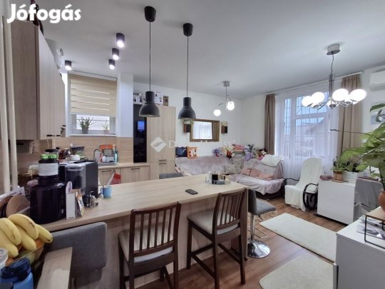 Debreceni eladó 70 nm-es lakás