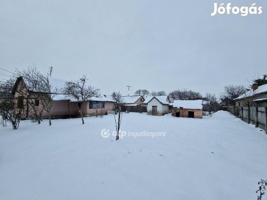 Debreceni eladó 754 nm-es telek