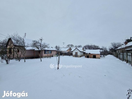 Debreceni eladó 754 nm-es telek