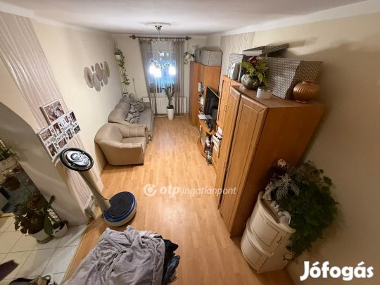 Debreceni eladó 80 nm-es ház
