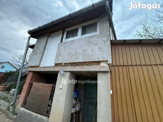 Debreceni eladó 80 nm-es ház