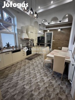 Debreceni eladó 90 nm-es ház