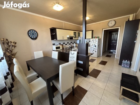 Debreceni eladó panel társasházi lakás