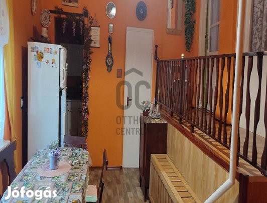 Debreceni eladó tégla ikerház