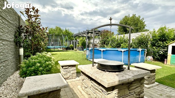 Debreceni eladó tégla sorház