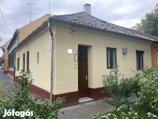 Debreceni eladó tégla társasházi lakás