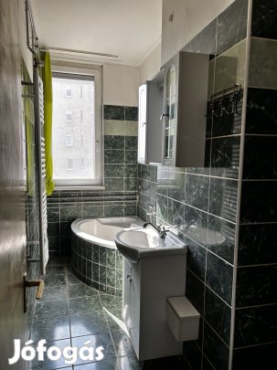 Debreceni eladó tégla társasházi lakás