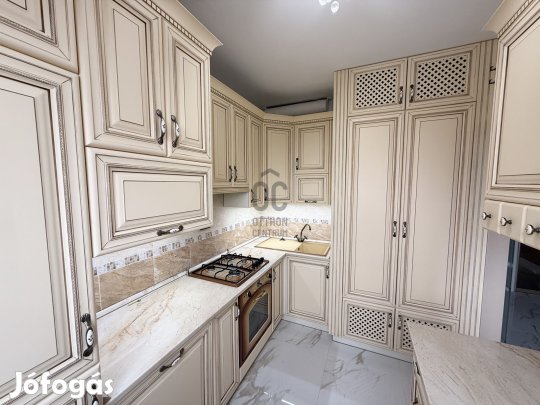 Debreceni kiadó tégla társasházi lakás