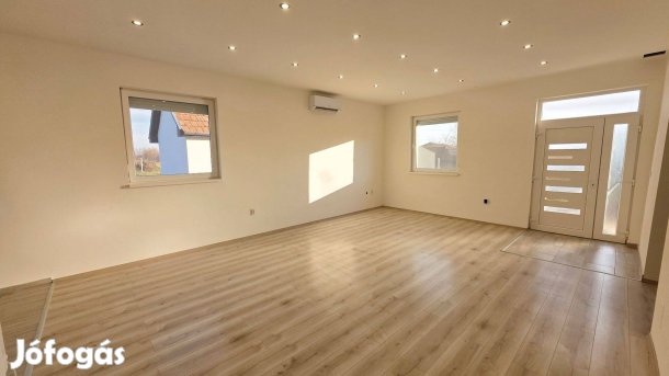 Debrecentől 26 km-re, 84 m2-es, amerikai konyhás nappali+3 szobás