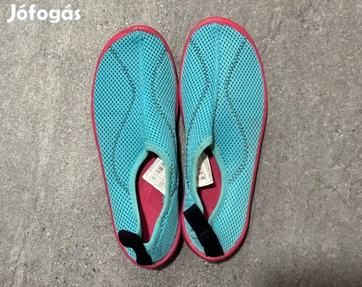 Decathlon lány vizicipő 34-35