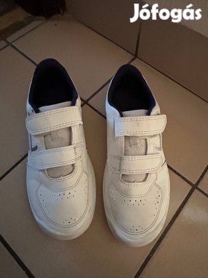 Decathlon tornacipő 32 méret