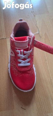 Decathlonos gyerek tornacipő 30 as újállapotban