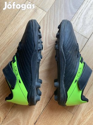 Dechatlon Kipsta stoplis focicipő, 27-es méret