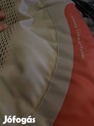 Dechatlon fali boxzsák