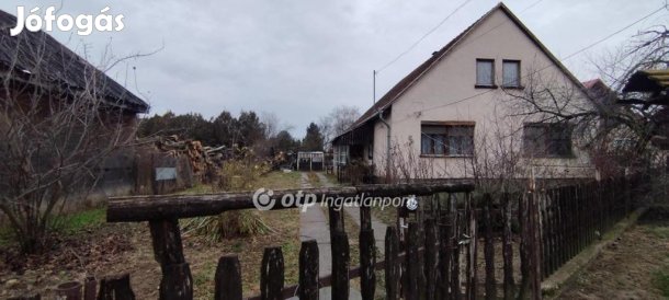 Decsi 90 nm-es ház eladó