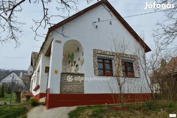 Decsi eladó 62 nm-es ház