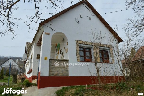 Decsi eladó 62 nm-es ház