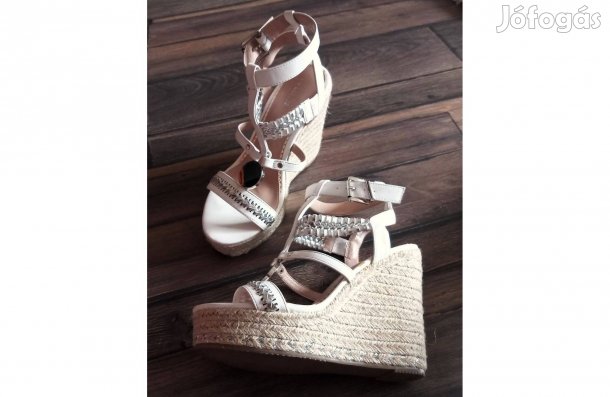 Deezee telitalpú szandál