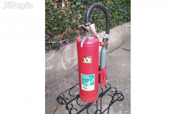 Dekoráci ,tüzolto kélszülék