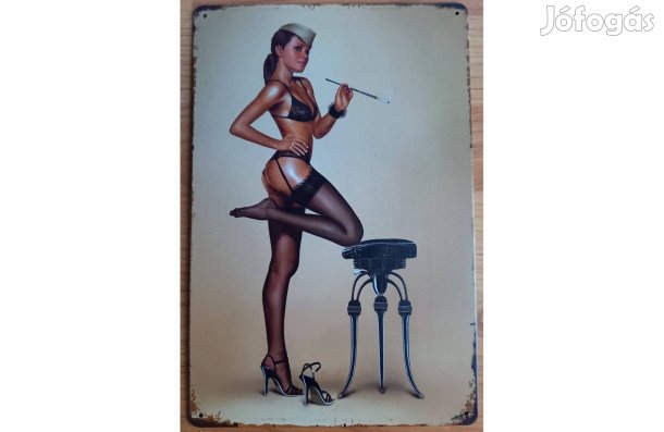 Dekorációs fém tábla (Military Pinup GIRL)