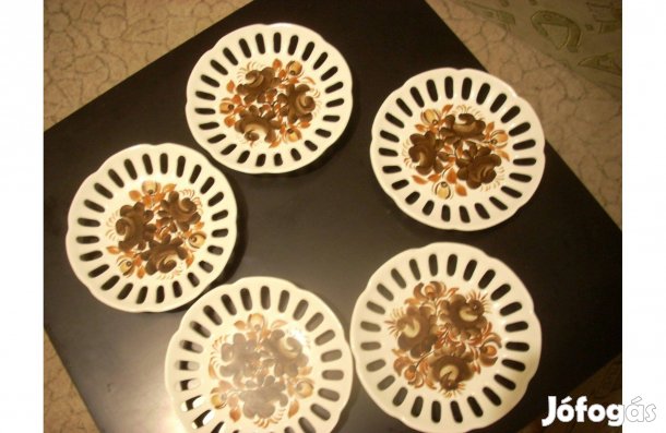 Dekoratív fali dísztányérok egyben