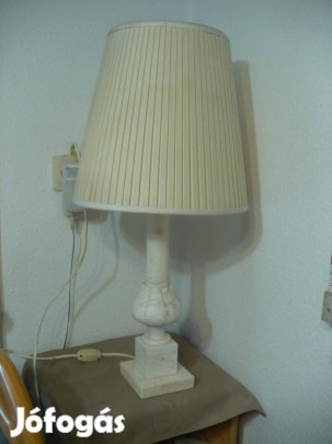 Dekoratív márvány asztali lámpa