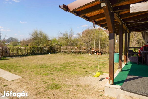 Délegyházán 74nm-es cs.ház