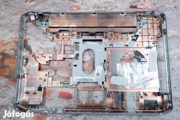 Dell Latitude E5430 laptop alsó ház kis hibával 0Y84J9 AP0M3000500