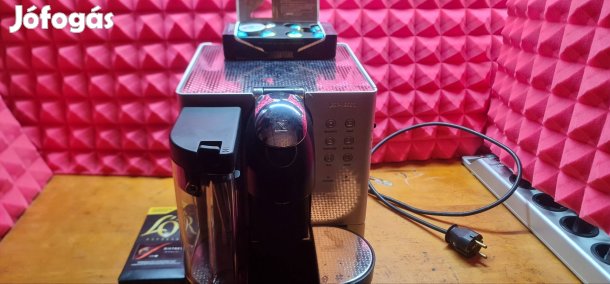 Delonghi kapszulás kávégép nyers állapotban