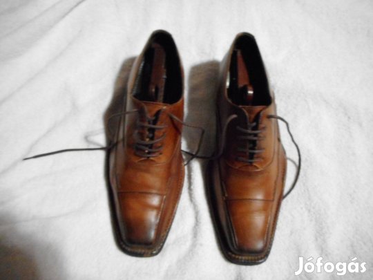 Democrata márkájú 43-as méretű barna varrott bőrcipő