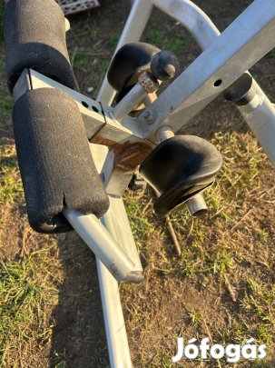 Denevér pad, gerinc nyújtó