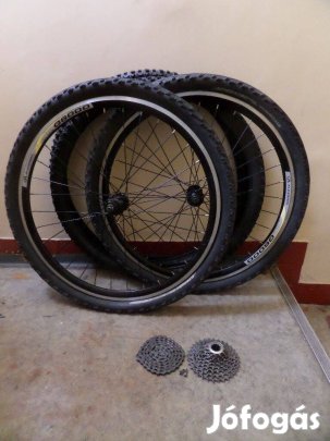 Deore xt agyas 26-os kerékszett patika álapotban elado!