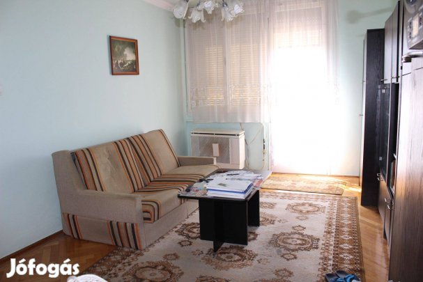 Derkovitson másfél szobás kis lakás eladó