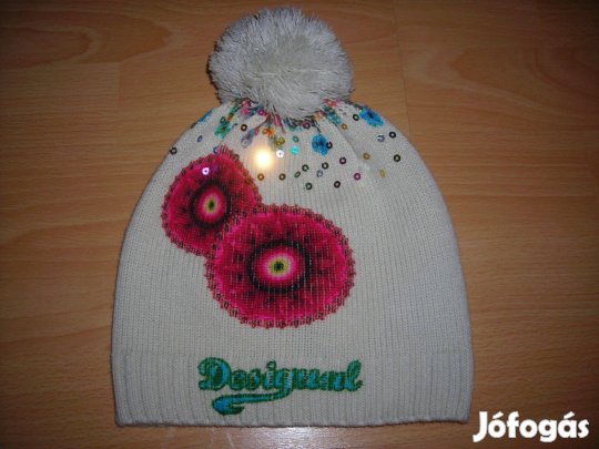 Desigual álomszép mandalás női kötött sapka