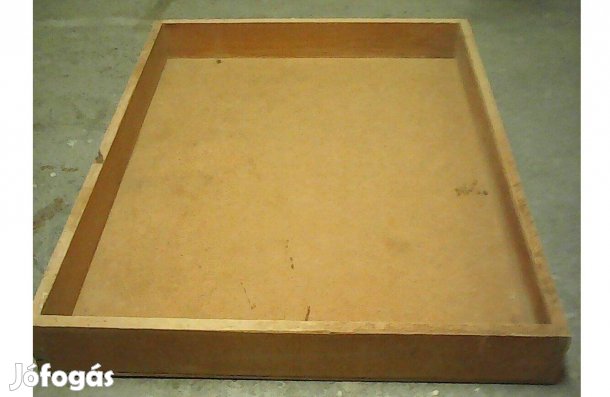 Deszkakeretes tálca