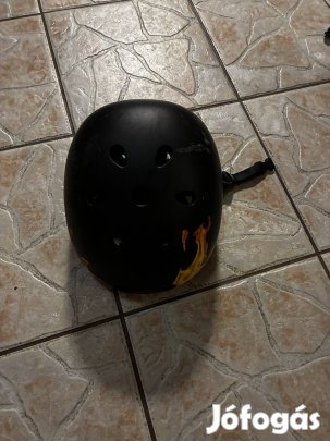 Deszkas gyermek sisak elado