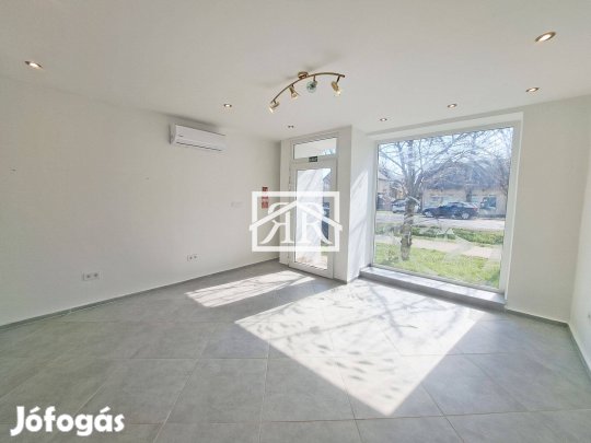 Deszken, 31 m2-es üzlethelyiség kiadó