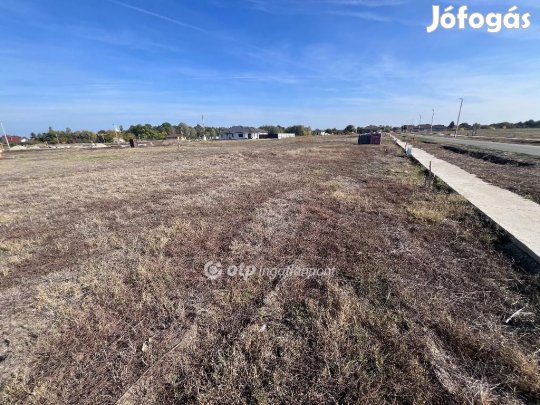 Deszki eladó 827 nm-es telek